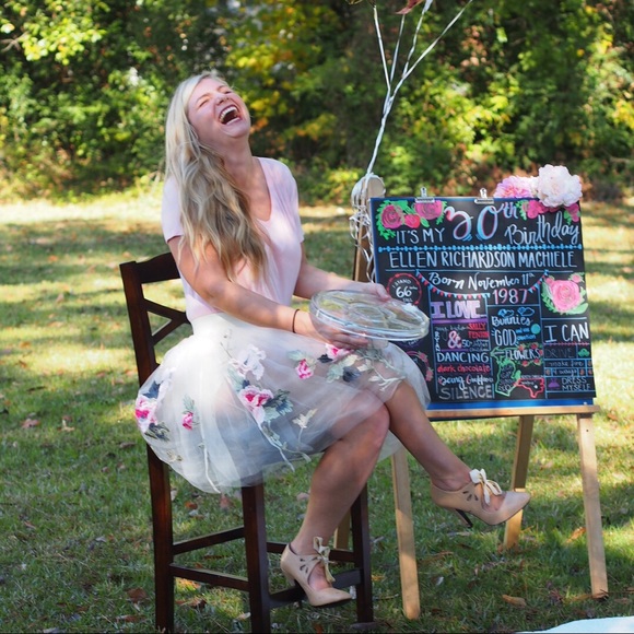 Meet your Posher, Ellen - Picture 1 of 3